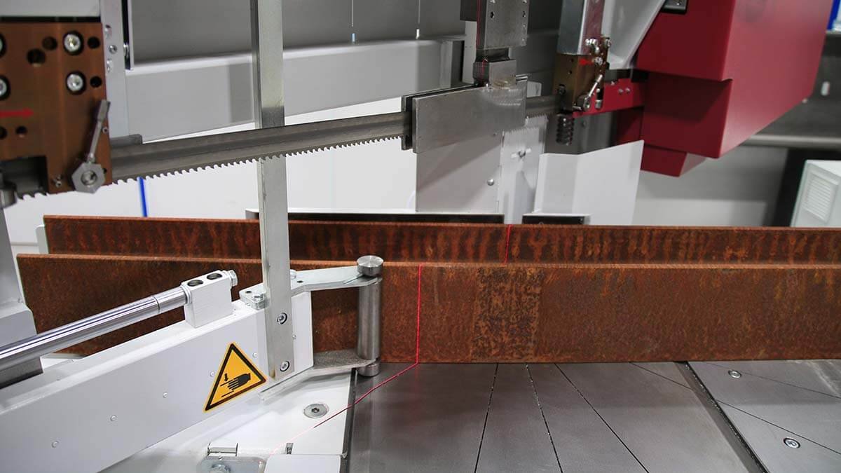 Linienlaser der Gehrungsbandsäge HBE320-523GA